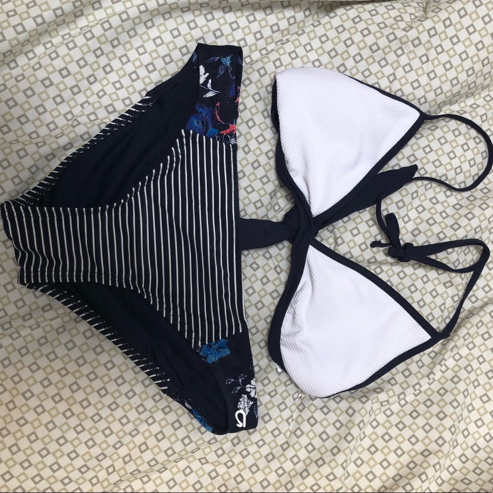 Never worn Gap bikini bathing suit